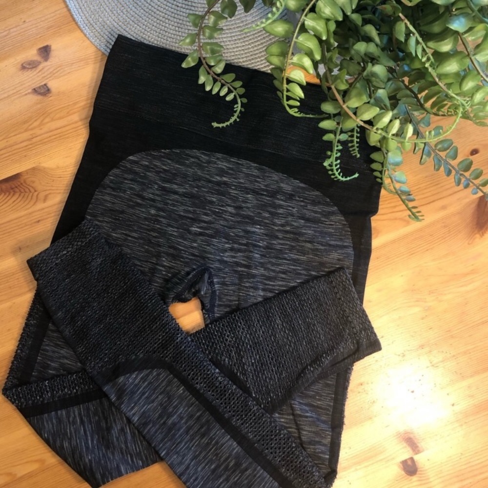 Gap grey and black mesh leggings